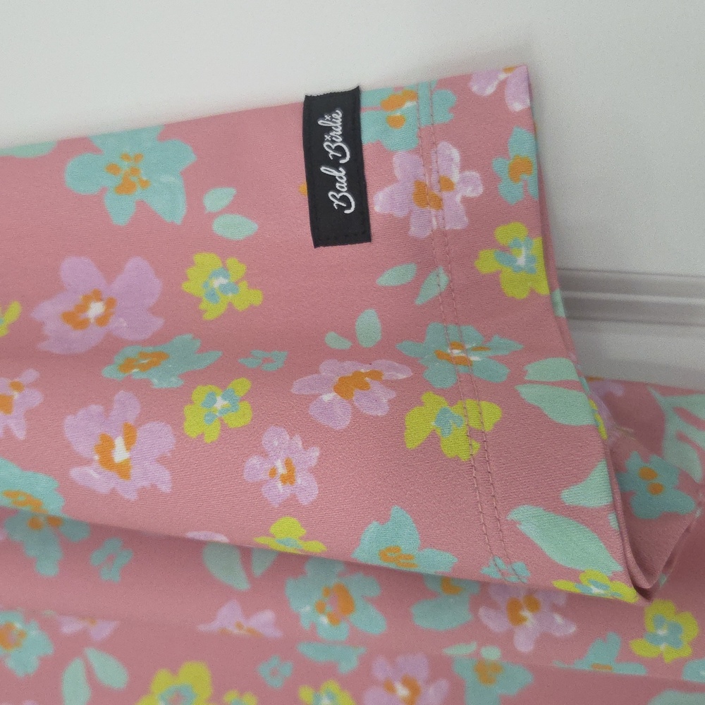 Bad Birdie Men's Golf Polo In Excellent Condition. Nice Pink Floral Pattern. - Picture 3 of 7